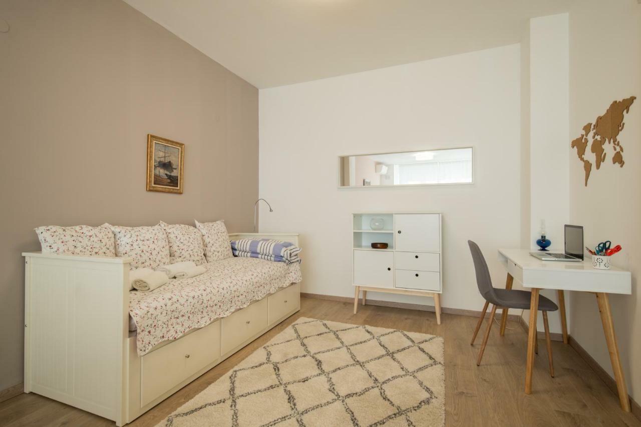 Chic And Spacious Apartment In Central Sofia - Patriarh Evtimiy By Flat Mаnager Ngoại thất bức ảnh